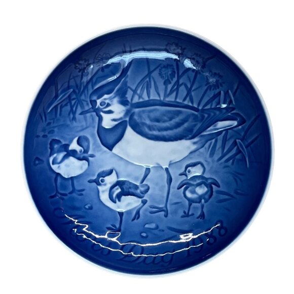 Bing & Grondahl Copenhagen 1988 Mors Mother's Day Crested Plover & Chicks Plate - Picture 1 of 4